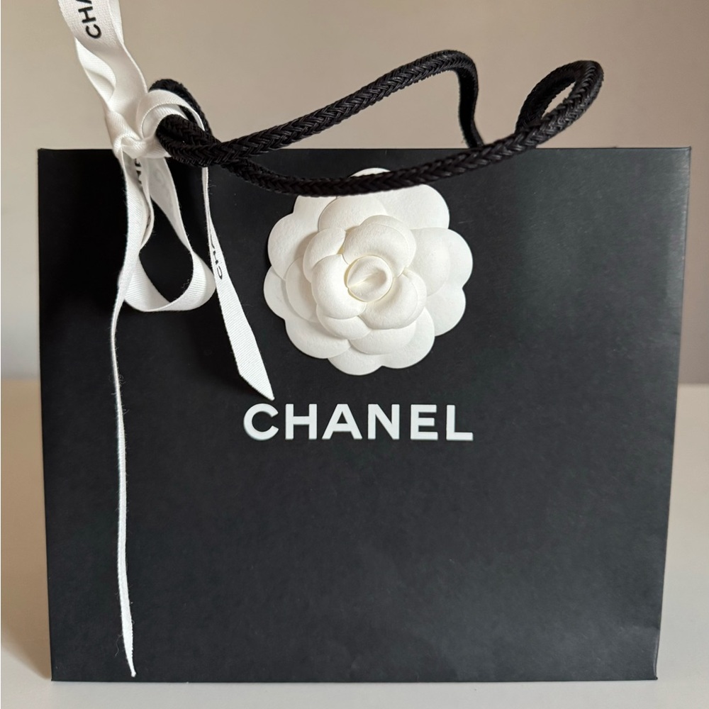 💞Authentic💞Chanel small empty shopping bag with attached camellia and ribbon